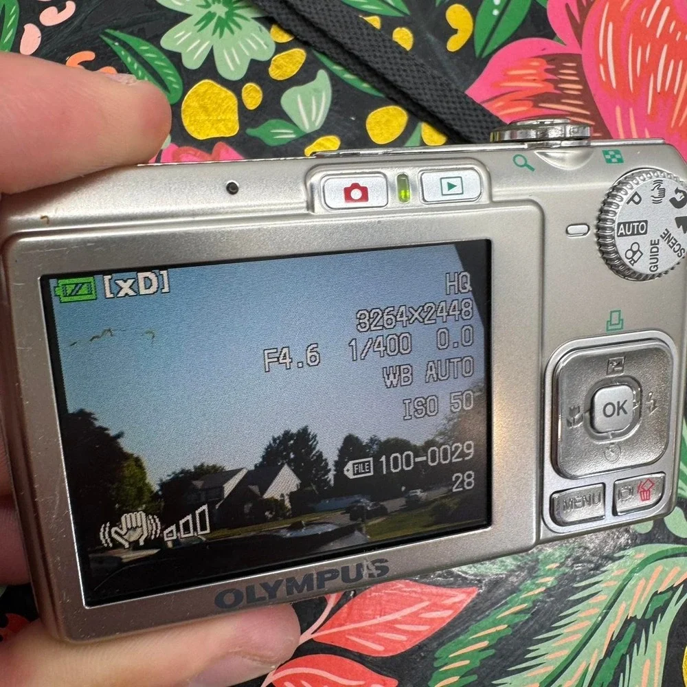 Olympus‎ FE-280 Digital Camera – Compact Point-and-Shoot Camera